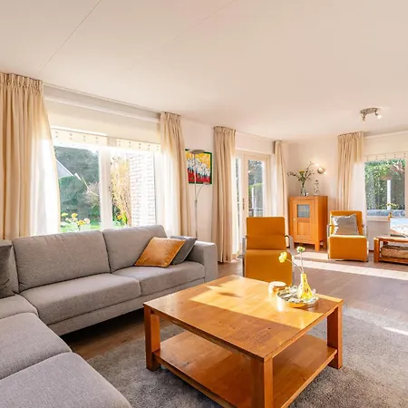 Ferienhaus Villapark Kamperfoelie 61 *